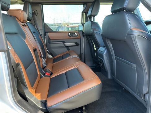 New 2024 Ford Bronco Outer Banks image 11