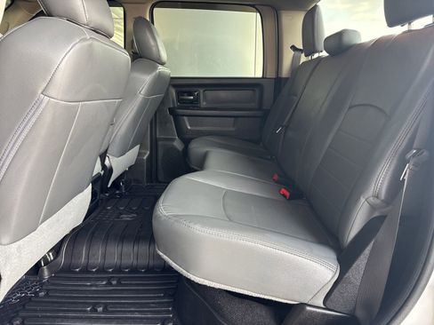 Used 2018 RAM 2500 Tradesman w/ Chrome Appearance Group image 15