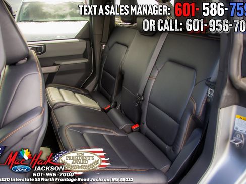 Used 2022 Ford Bronco Badlands image 10