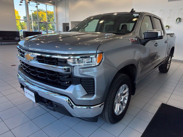 Certified 2023 Chevrolet Silverado 1500 LT w/ Z71 Off-Road Package AWD/4WD image 32