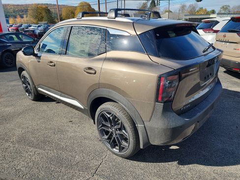 New 2026 Nissan Kicks SR w/ Cold Weather Package image 6