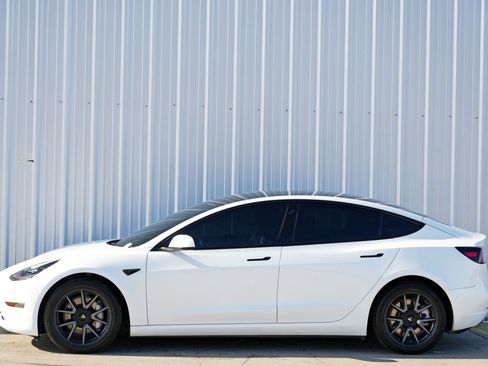 Used 2023 Tesla Model 3 Standard Range image 49