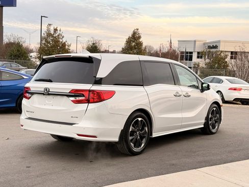 Used 2023 Honda Odyssey Elite image 5