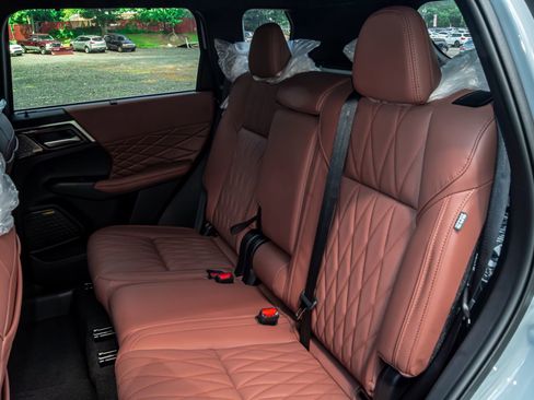 New 2025 Mitsubishi Outlander SEL image 14