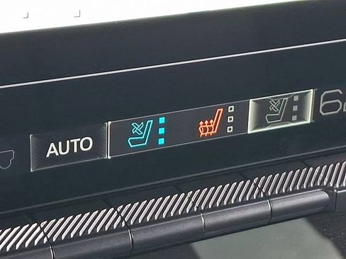 Used 2025 GMC Hummer EV 3X w/ LPO, Dark Essentials Package AWD/4WD image 17