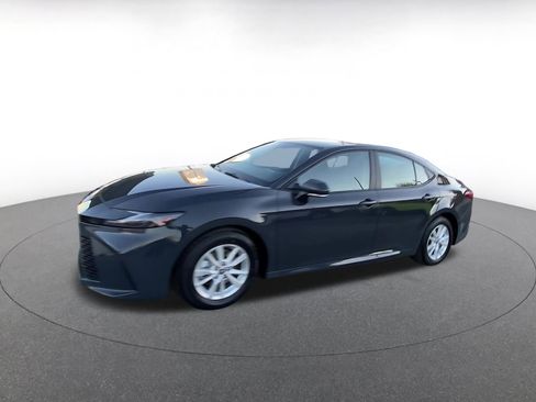 Used 2025 Toyota Camry LE image 8