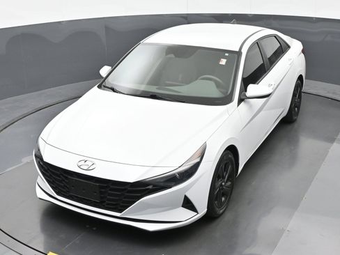 Certified 2021 Hyundai Elantra SEL FWD image 34