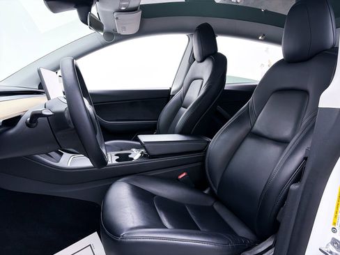 Used 2021 Tesla Model Y 2WD image 17