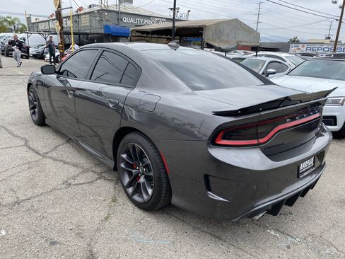 Used 2020 Dodge Charger Scat Pack RWD image 9