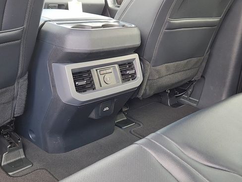 Used 2025 Ford F250 Lariat AWD/4WD image 17