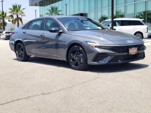 New 2026 Hyundai Elantra Sport FWD image 32