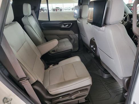 Used 2021 GMC Yukon SLT w/ SLT Luxury Plus Package AWD/4WD image 7