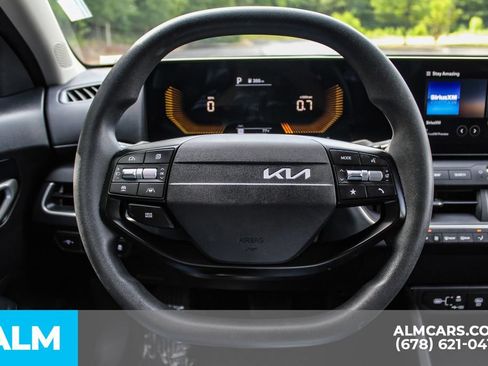 Used 2025 Kia K4 FWD image 23