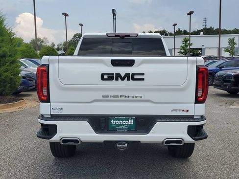 Used 2024 GMC Sierra 1500 AT4 w/ Technology Package AWD/4WD image 5
