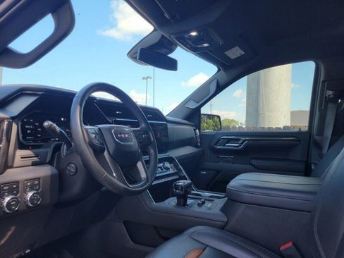 Used 2023 GMC Sierra 1500 AT4 w/ AT4 Preferred Package AWD/4WD image 11