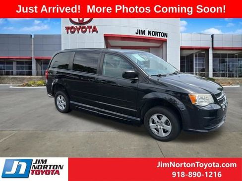Used 2012 Dodge Grand Caravan SXT FWD image 1