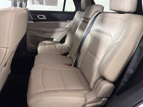 Used 2018 Ford Explorer Limited w/ Equipment Group 301A AWD/4WD image 13