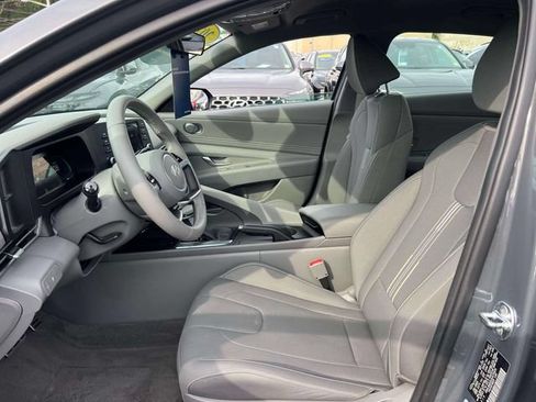 Certified 2025 Hyundai Elantra Sport FWD image 14