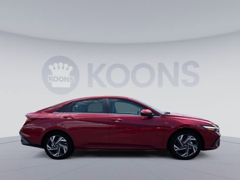 New 2025 Hyundai Elantra Limited image 12