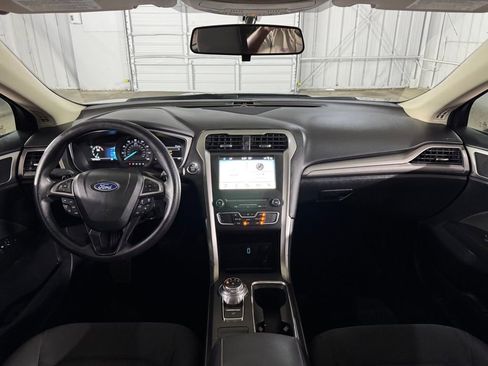 Used 2018 Ford Fusion SE w/ Fusion SE Technology Package FWD image 25