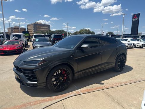 Used 2021 Lamborghini Urus AWD/4WD image 3
