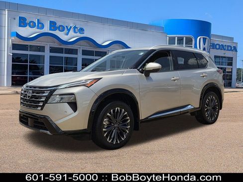 Used 2025 Nissan Rogue Platinum w/ Tech Package FWD image 1