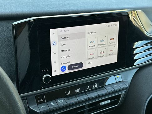 Used 2025 Toyota Camry LE image 15