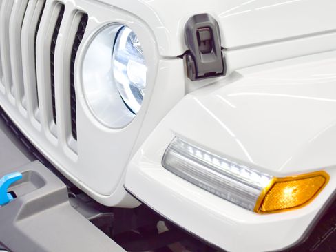 Used 2023 Jeep Wrangler Unlimited Sahara w/ Cold Weather Group AWD/4WD image 32