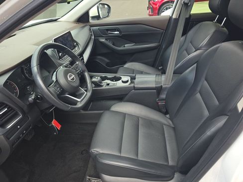 Certified 2023 Nissan Rogue SV w/ SV Premium B Package AWD/4WD image 5