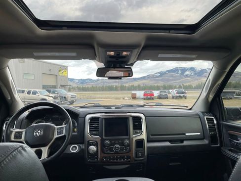 Used 2018 RAM 1500 Laramie image 8