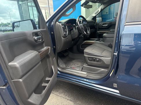 Used 2019 Chevrolet Silverado 1500 LT Trail Boss AWD/4WD image 16