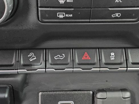 Used 2020 Chevrolet Silverado 1500 Custom Trail Boss w/ Custom Convenience Package AWD/4WD image 22