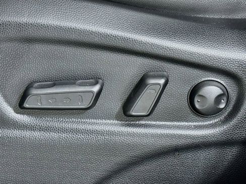 Used 2015 Kia Soul + w/ Primo Package FWD image 16