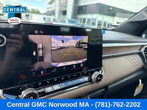 New 2026 GMC Canyon Denali AWD/4WD image 18