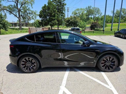 Used 2021 Tesla Model Y Performance image 4