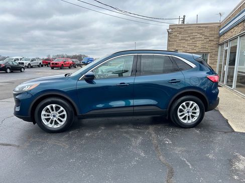 Used 2020 Ford Escape SE image 4