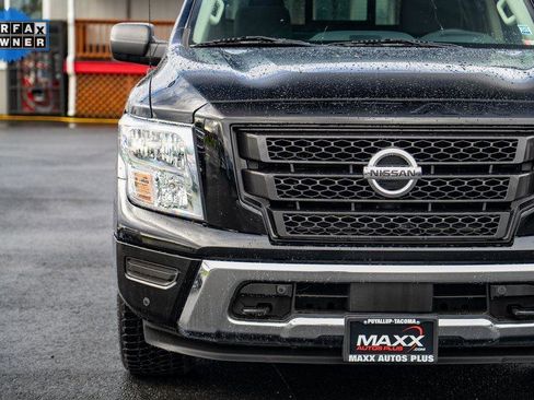 Used 2021 Nissan Titan SV w/ SV Convenience Package image 6