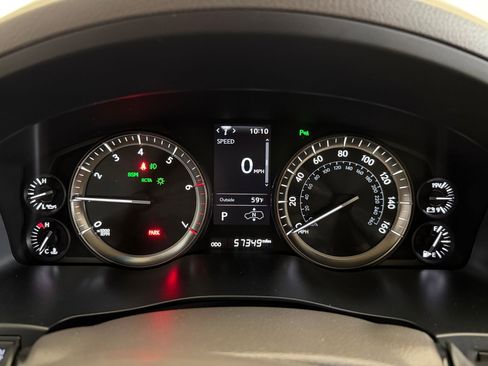 Used 2020 Lexus LX 570 4WD w/ Luxury Package image 21