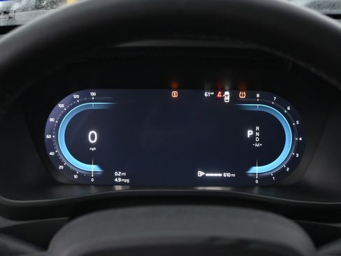 Used 2025 Volvo XC40 B5 Core image 12