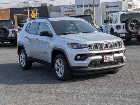 New 2026 Jeep Compass Latitude image 3