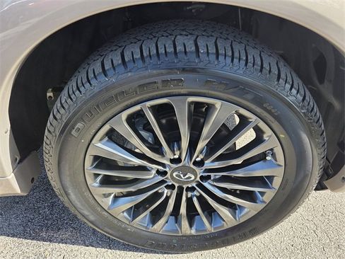 Certified 2024 INFINITI QX80 Sensory image 9