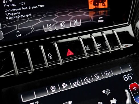 Used 2020 Lamborghini Urus image 72