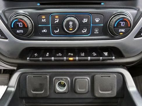 Used 2019 GMC Sierra 2500 SLT w/ Driver Alert Package AWD/4WD image 30