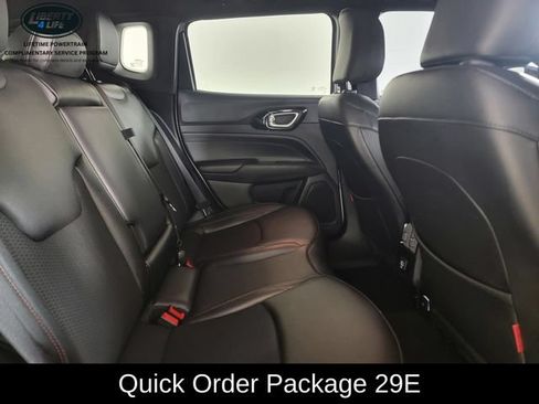 Used 2025 Jeep Compass Trailhawk AWD/4WD image 16