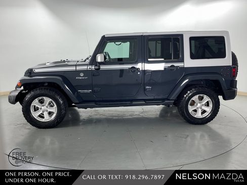 Used 2017 Jeep Wrangler Unlimited Sahara w/ Quick Order Package 24E Chief image 9