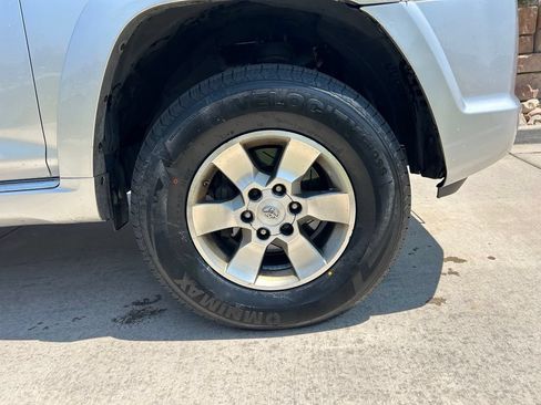Used 2012 Toyota 4Runner SR5 AWD/4WD image 33