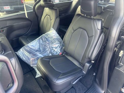 New 2026 Chrysler Pacifica Select FWD image 51