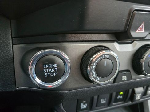 Used 2019 Toyota Tacoma TRD Sport AWD/4WD image 34