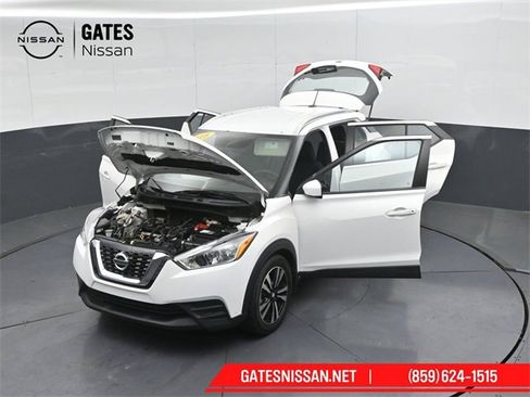 Used 2018 Nissan Kicks SV image 48