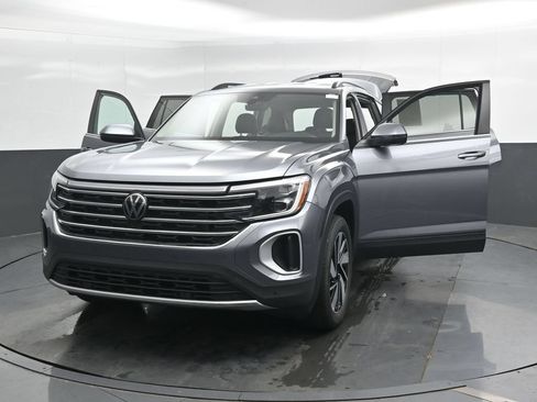 Used 2024 Volkswagen Atlas SE FWD image 46